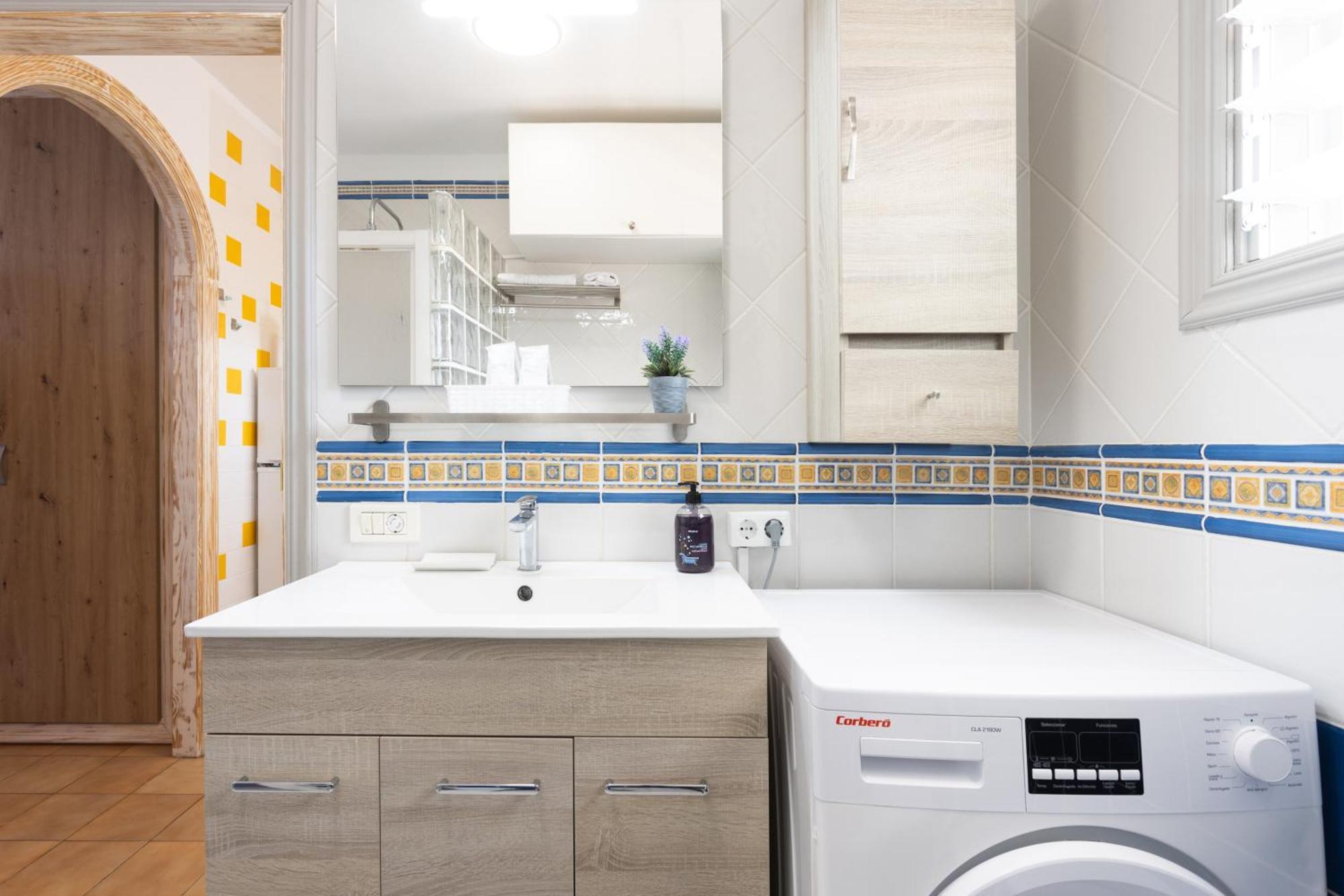 Cozy Seafront Studio With Balcony & Ocean Views San Marcos  외부 사진