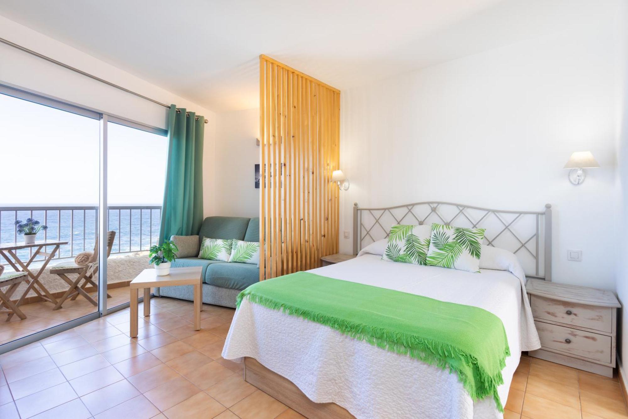 Cozy Seafront Studio With Balcony & Ocean Views San Marcos  외부 사진