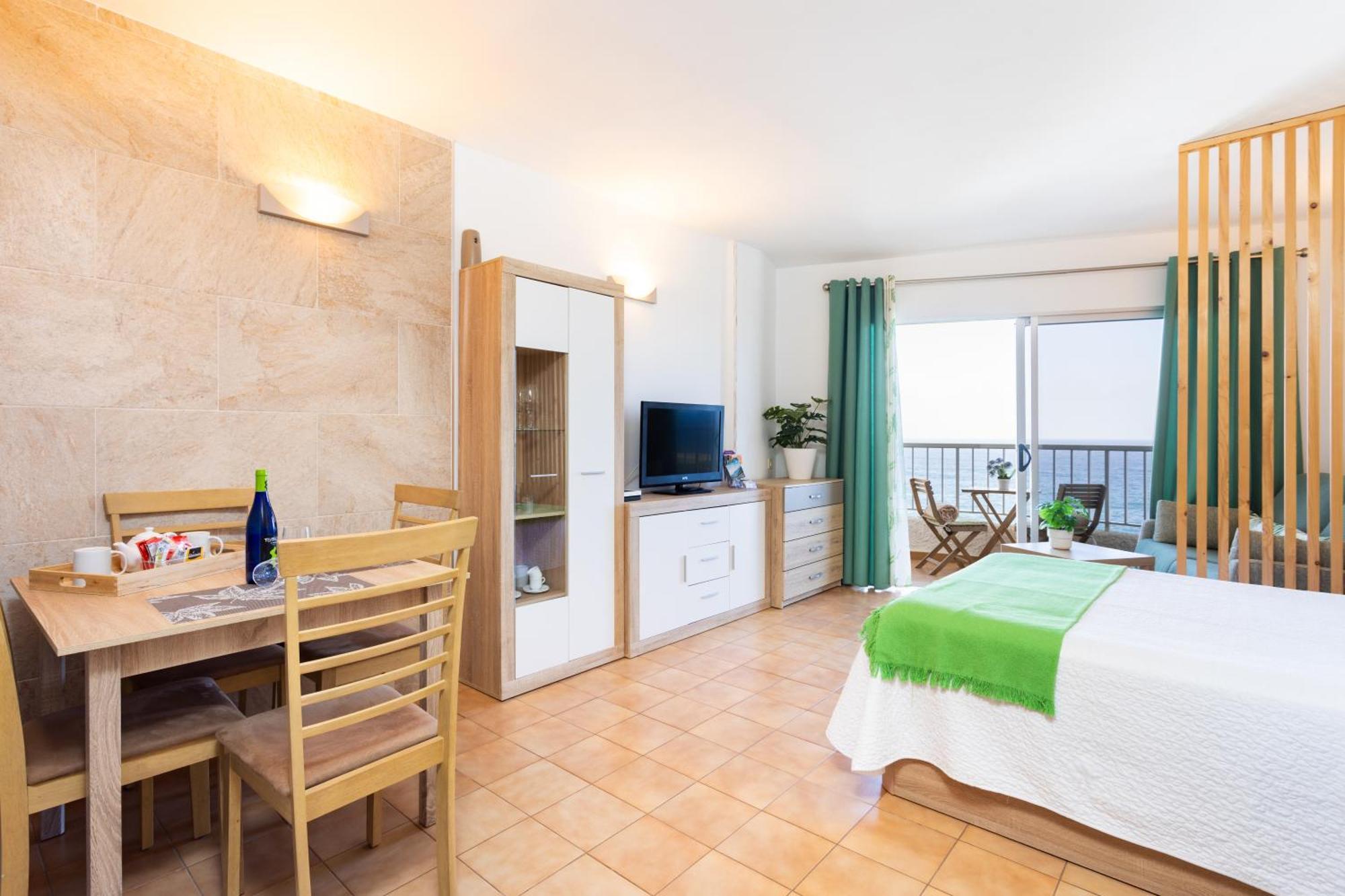 Cozy Seafront Studio With Balcony & Ocean Views San Marcos  외부 사진