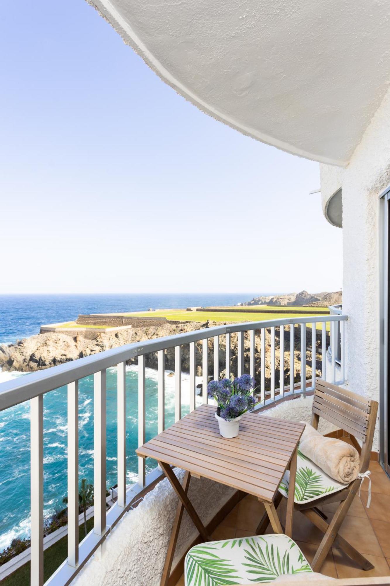 Cozy Seafront Studio With Balcony & Ocean Views San Marcos  외부 사진