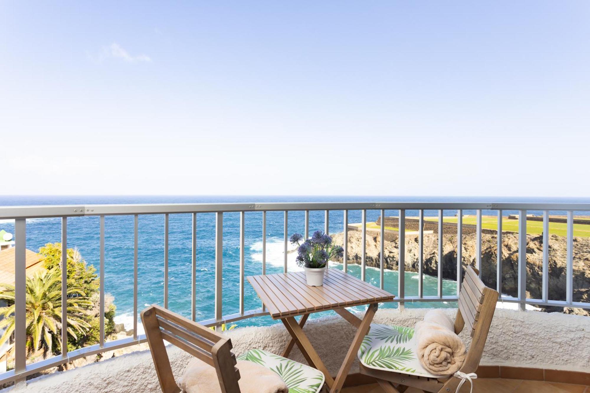 Cozy Seafront Studio With Balcony & Ocean Views San Marcos  외부 사진
